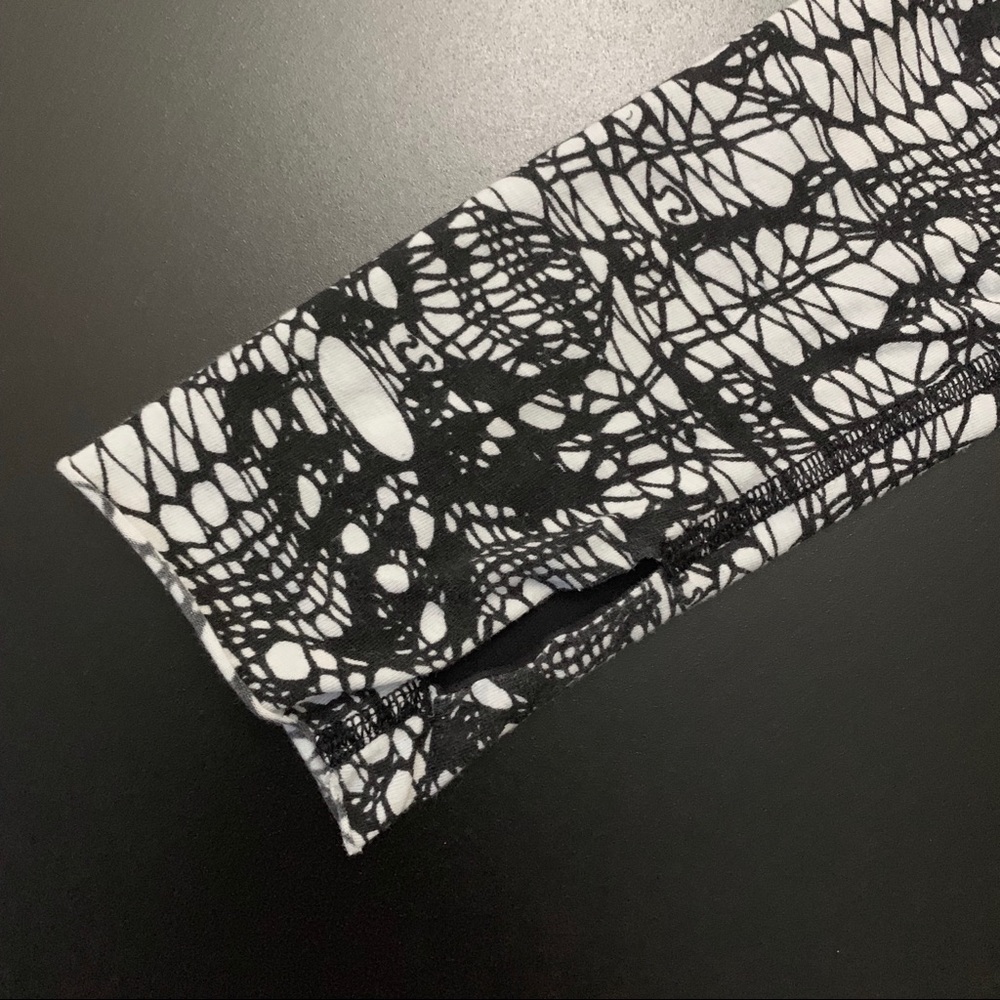 LULULEMON Cabin Long Sleeve Tee II - Picture 7 of 8